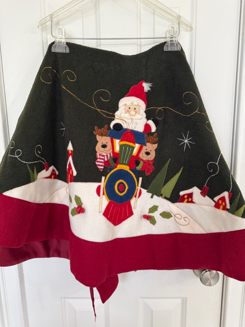 Holiday Santa & Reindeer Appliqué Tree Skirt in Olive Green and Burgundy Red